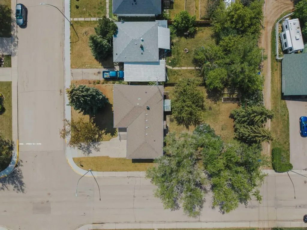 5202 56 Avenue E Olds AB T4H 1H8