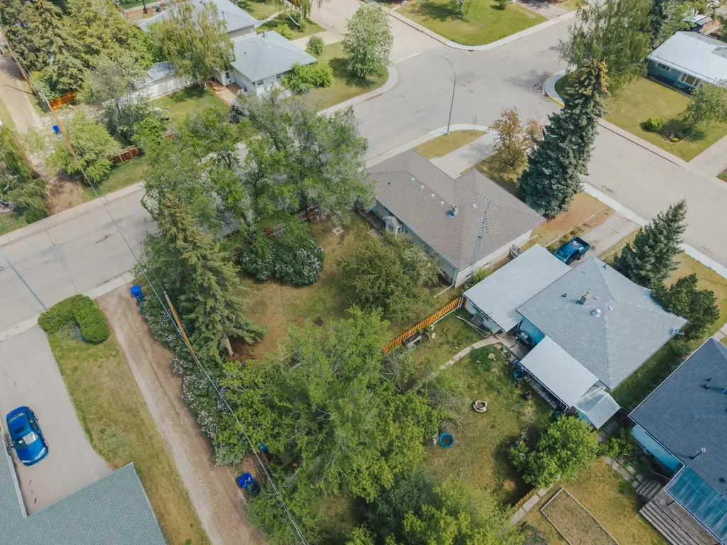5202 56 Avenue E Olds AB T4H 1H8