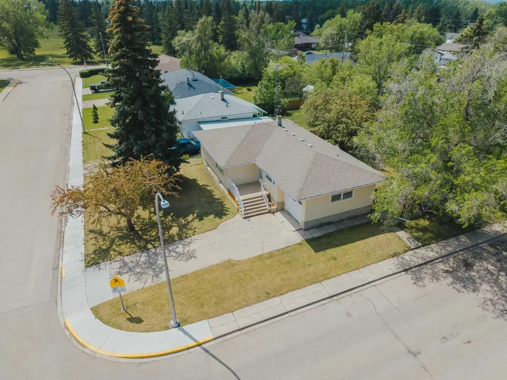 5202 56 Avenue E Olds AB T4H 1H8