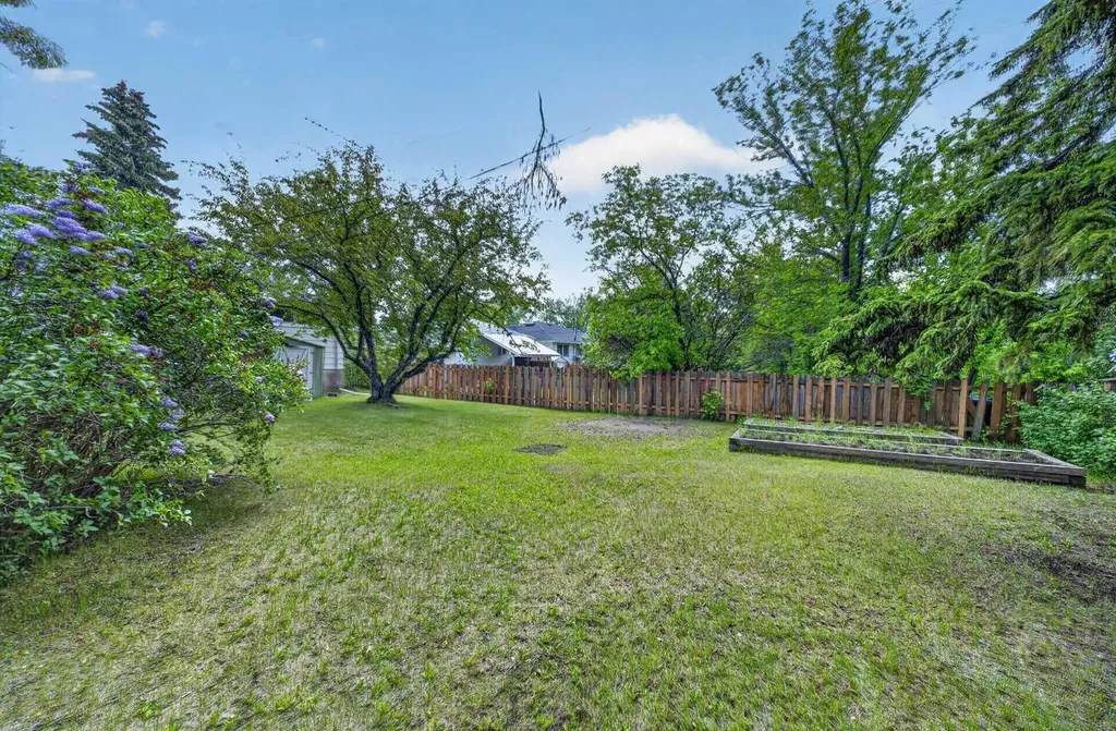 5202 56 Avenue E Olds AB T4H 1H8