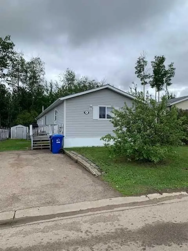 196 Harpe Way Fort Mcmurray AB T9K 2K8