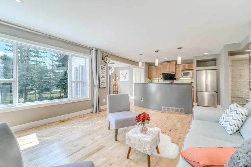 100 Royal Birch Crescent NW Calgary AB T3G 5N8
