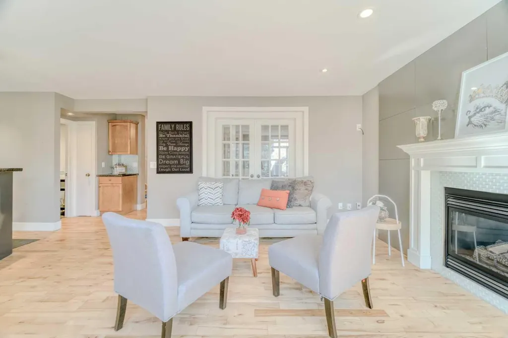 100 Royal Birch Crescent NW Calgary AB T3G 5N8