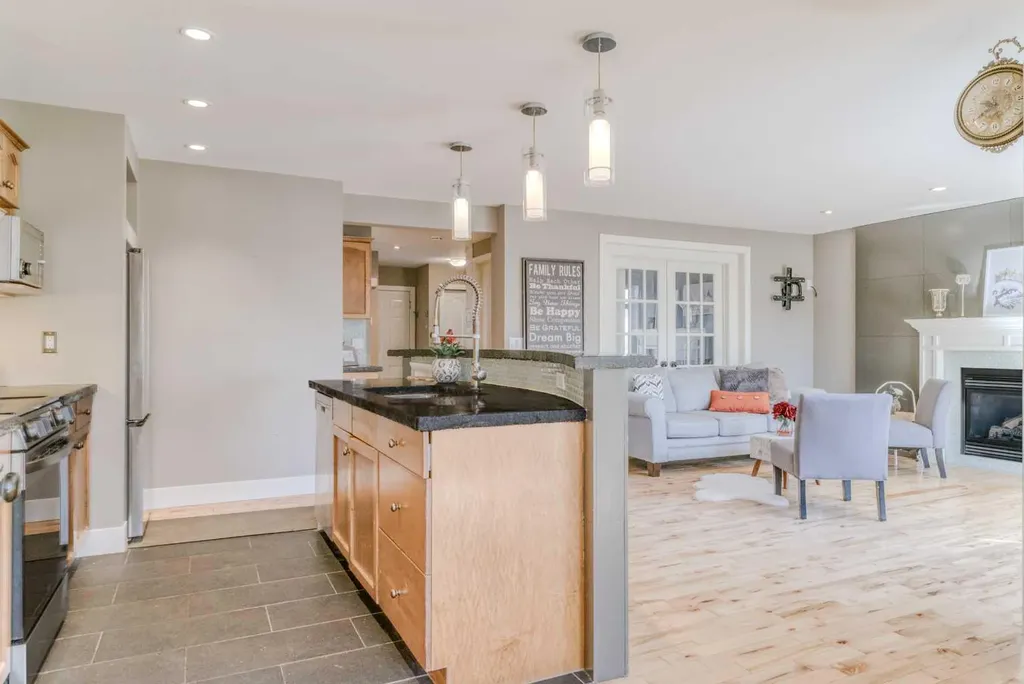 100 Royal Birch Crescent NW Calgary AB T3G 5N8