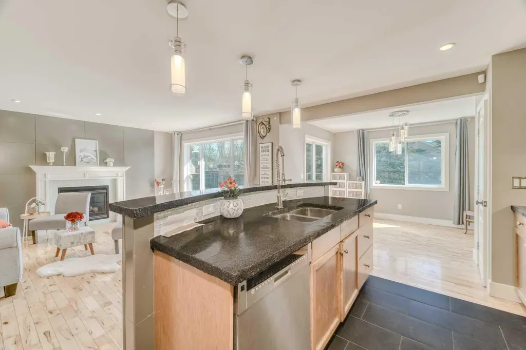 100 Royal Birch Crescent NW Calgary AB T3G 5N8