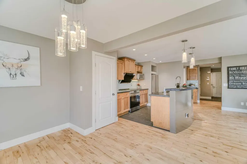 100 Royal Birch Crescent NW Calgary AB T3G 5N8