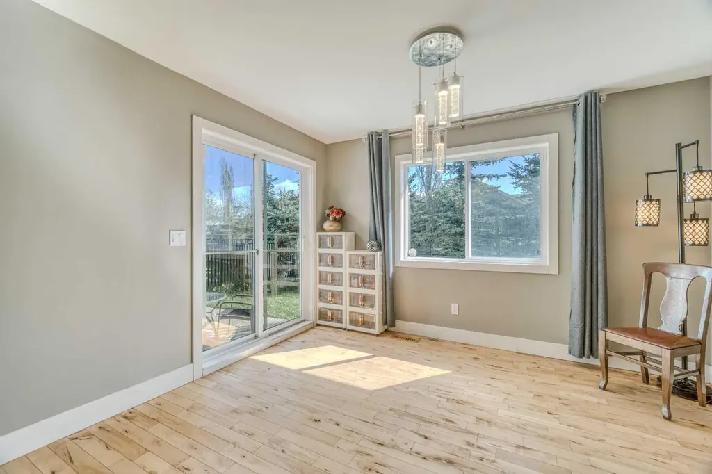 100 Royal Birch Crescent NW Calgary AB T3G 5N8