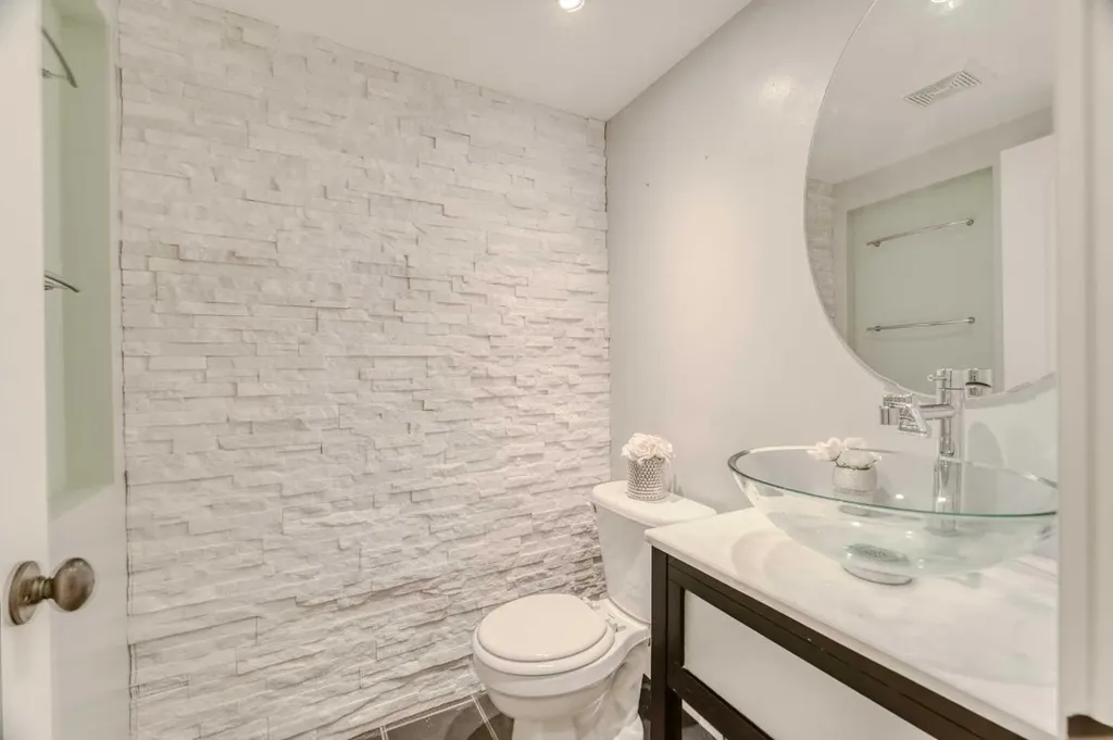 100 Royal Birch Crescent NW Calgary AB T3G 5N8
