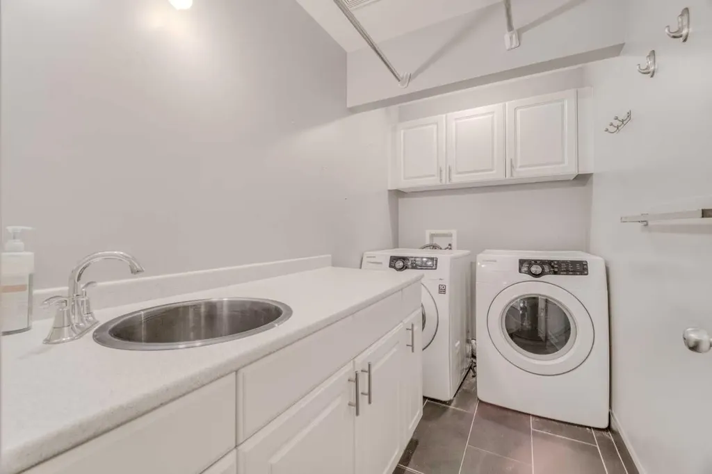 100 Royal Birch Crescent NW Calgary AB T3G 5N8