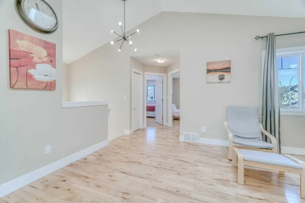 100 Royal Birch Crescent NW Calgary AB T3G 5N8