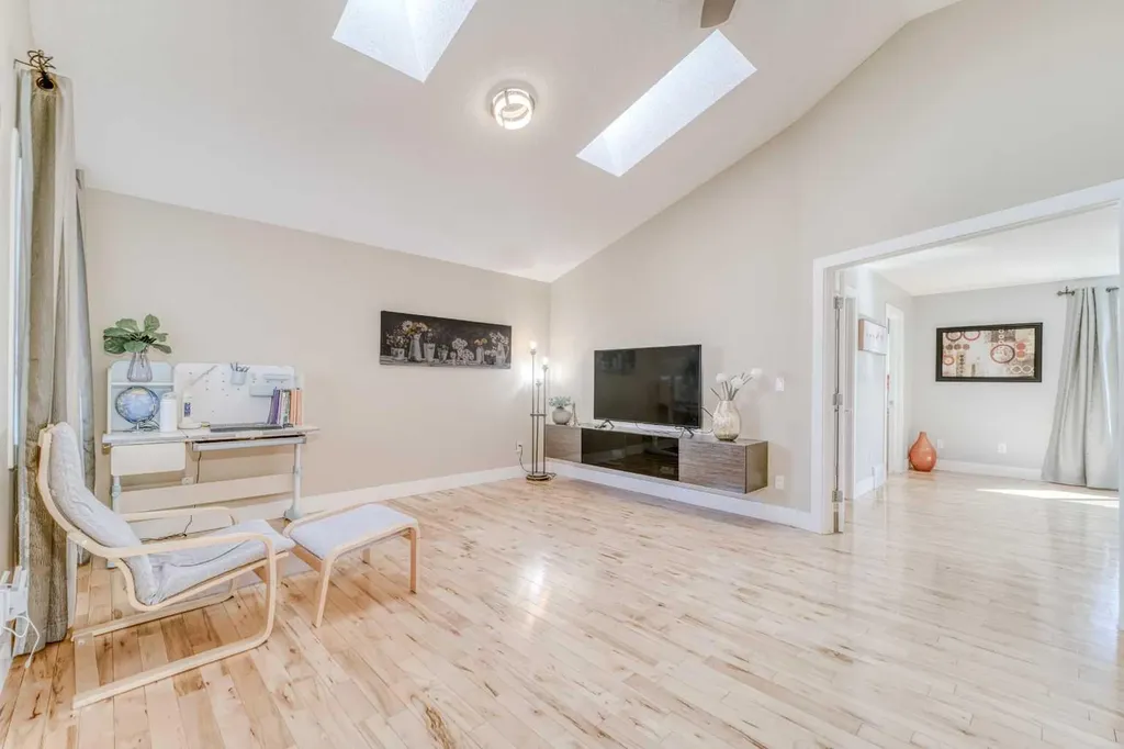 100 Royal Birch Crescent NW Calgary AB T3G 5N8