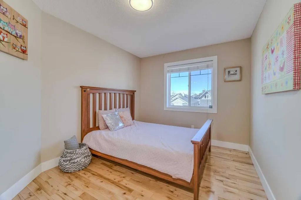 100 Royal Birch Crescent NW Calgary AB T3G 5N8