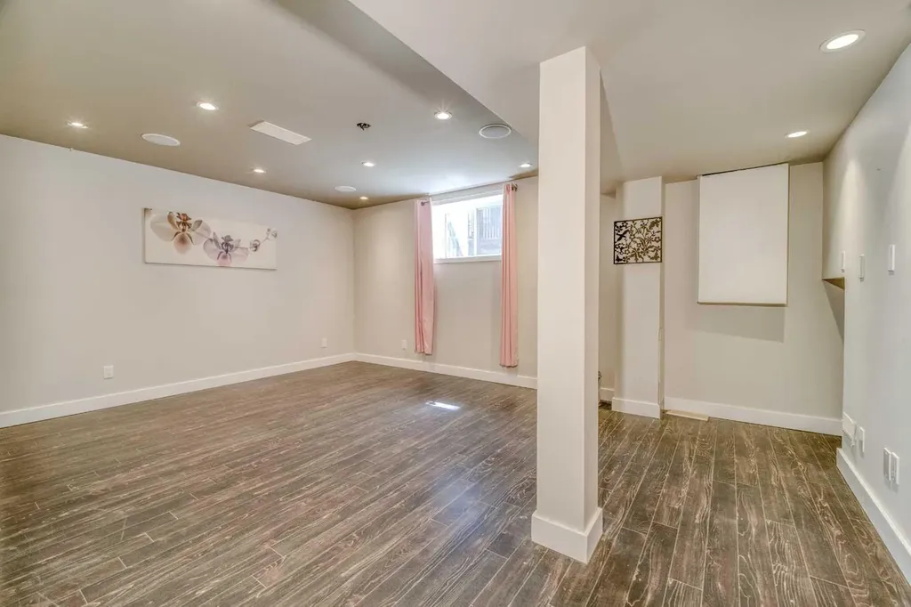 100 Royal Birch Crescent NW Calgary AB T3G 5N8