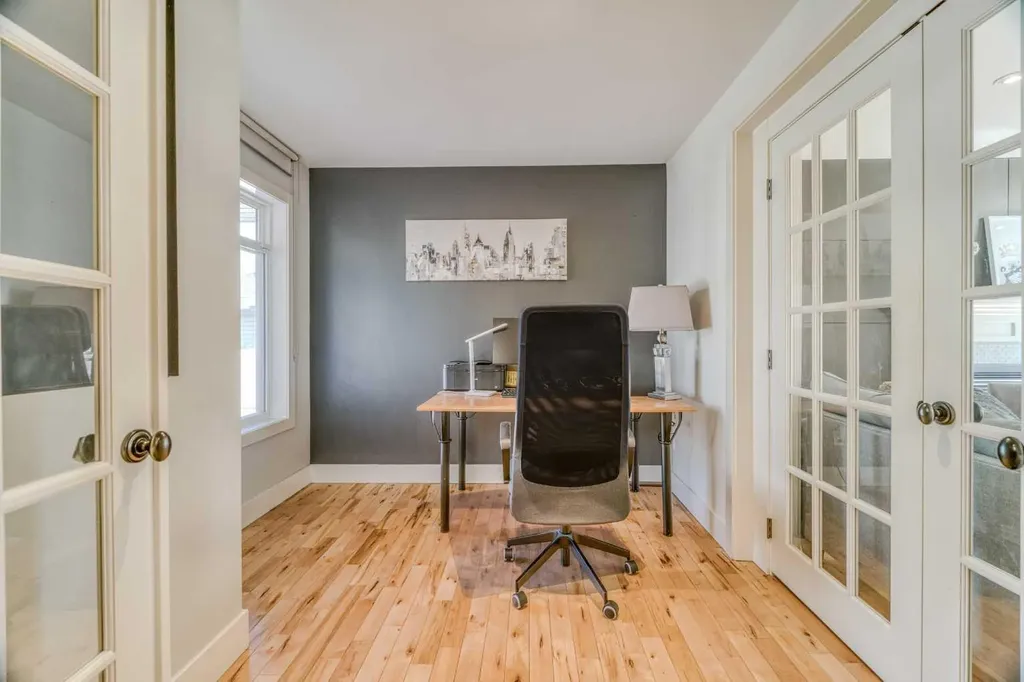 100 Royal Birch Crescent NW Calgary AB T3G 5N8