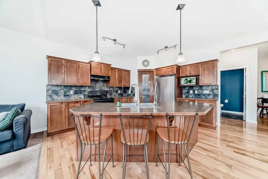 124 Lavender Way Chestermere AB T1X 0B2
