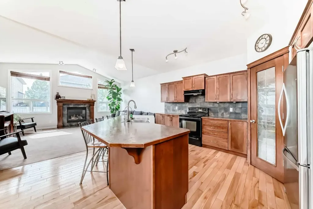 124 Lavender Way Chestermere AB T1X 0B2