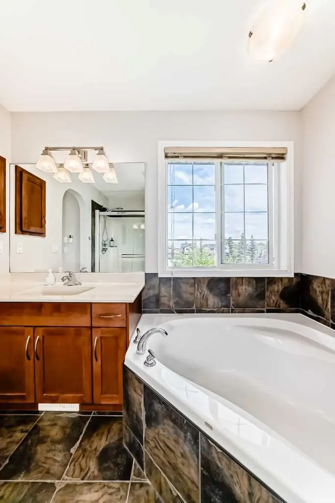 124 Lavender Way Chestermere AB T1X 0B2