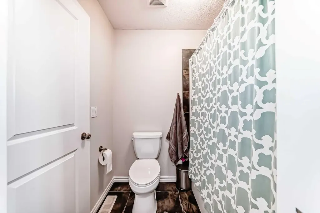 124 Lavender Way Chestermere AB T1X 0B2