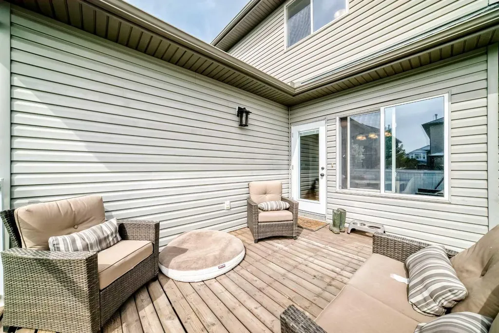 124 Lavender Way Chestermere AB T1X 0B2