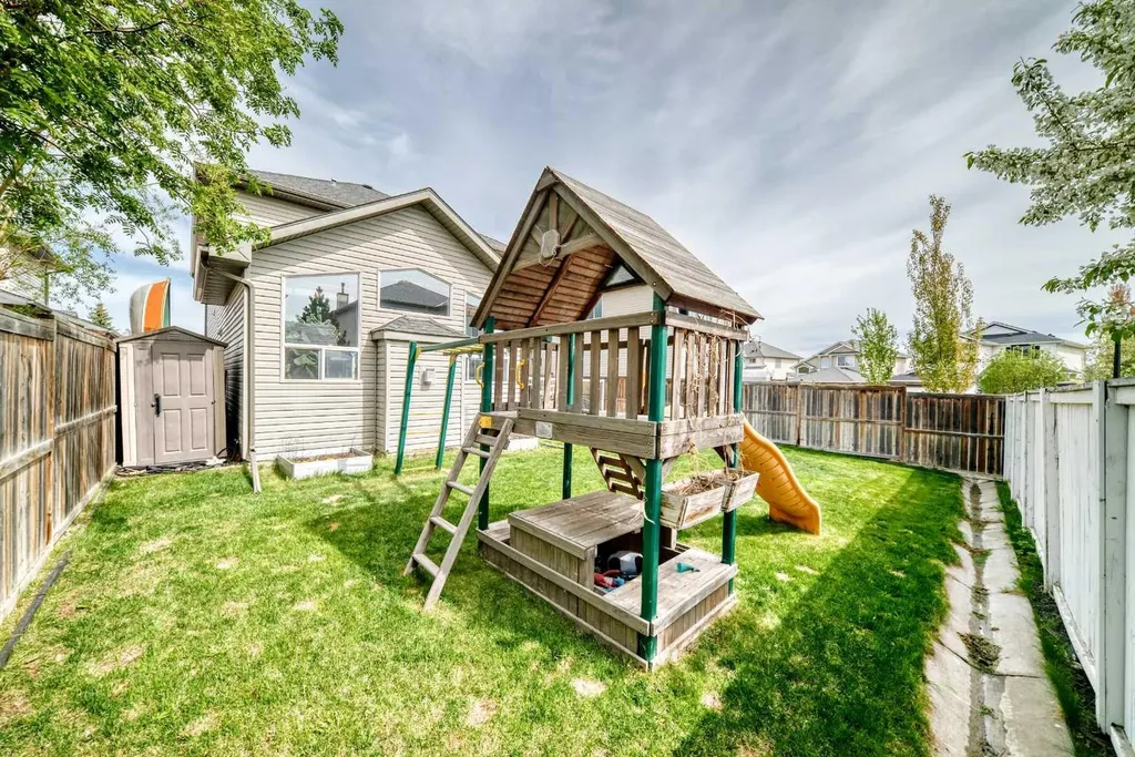 124 Lavender Way Chestermere AB T1X 0B2