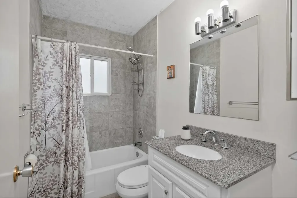43 Coleridge Road NW Calgary AB T2K 1X1