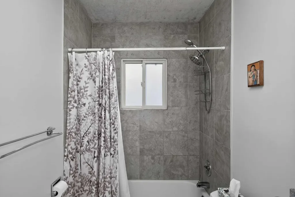 43 Coleridge Road NW Calgary AB T2K 1X1