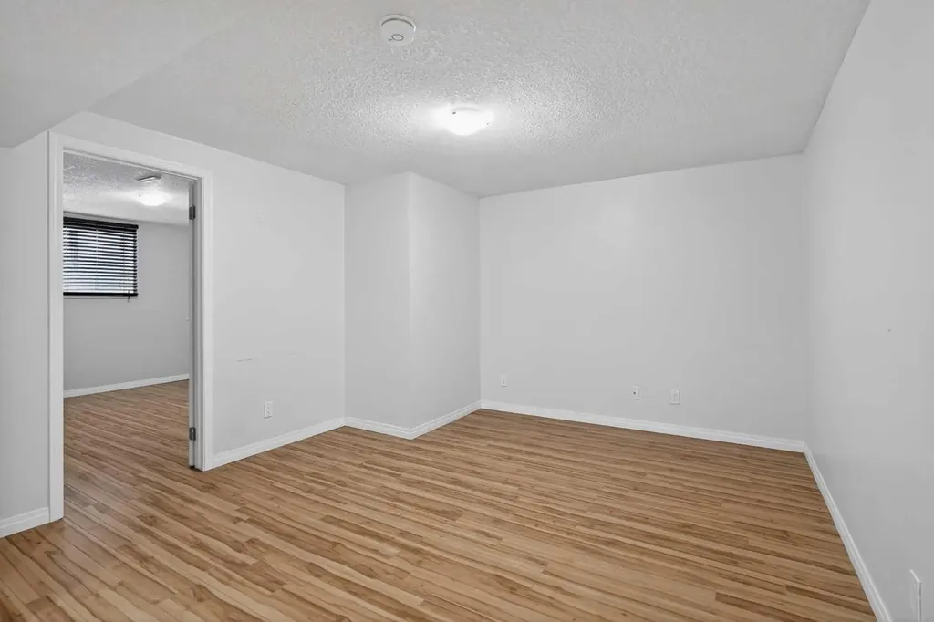 43 Coleridge Road NW Calgary AB T2K 1X1