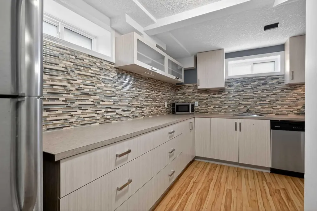 43 Coleridge Road NW Calgary AB T2K 1X1