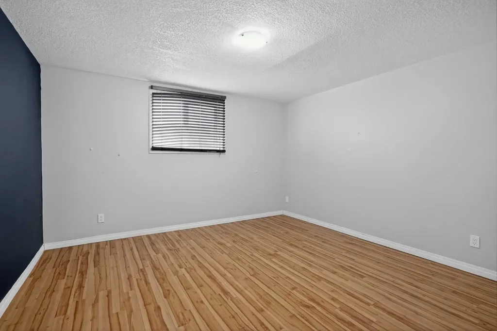 43 Coleridge Road NW Calgary AB T2K 1X1