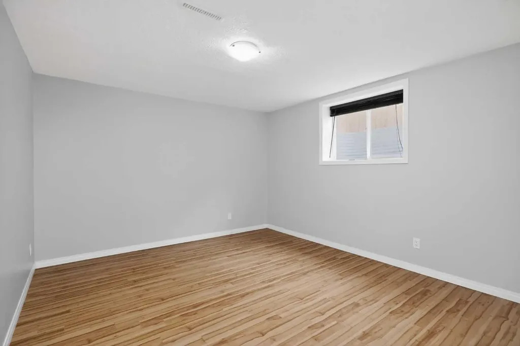 43 Coleridge Road NW Calgary AB T2K 1X1