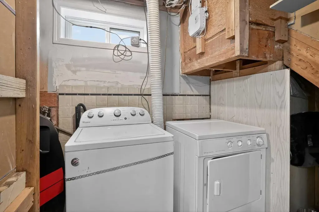 43 Coleridge Road NW Calgary AB T2K 1X1