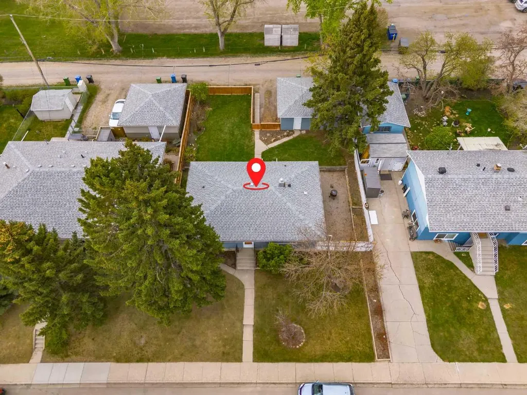 43 Coleridge Road NW Calgary AB T2K 1X1
