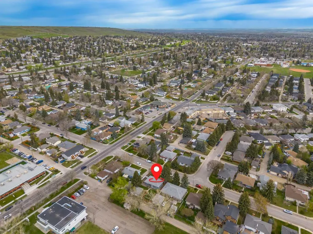 43 Coleridge Road NW Calgary AB T2K 1X1