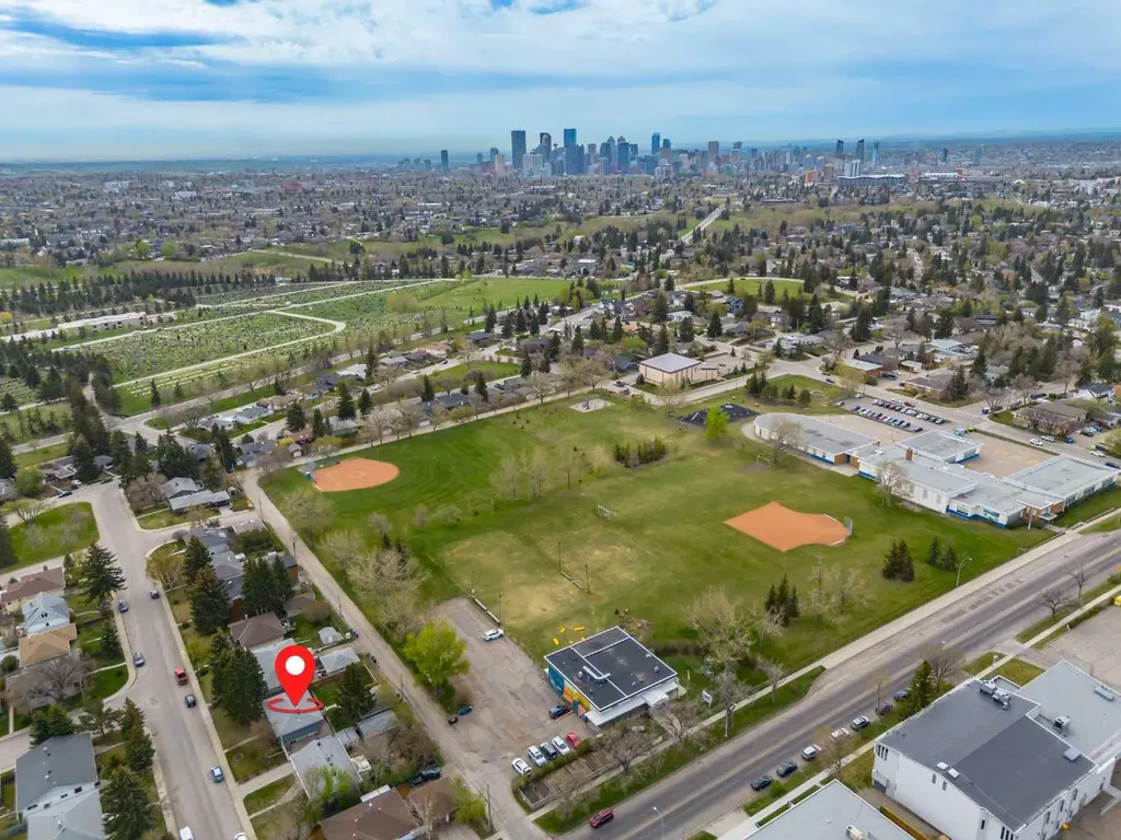 43 Coleridge Road NW Calgary AB T2K 1X1