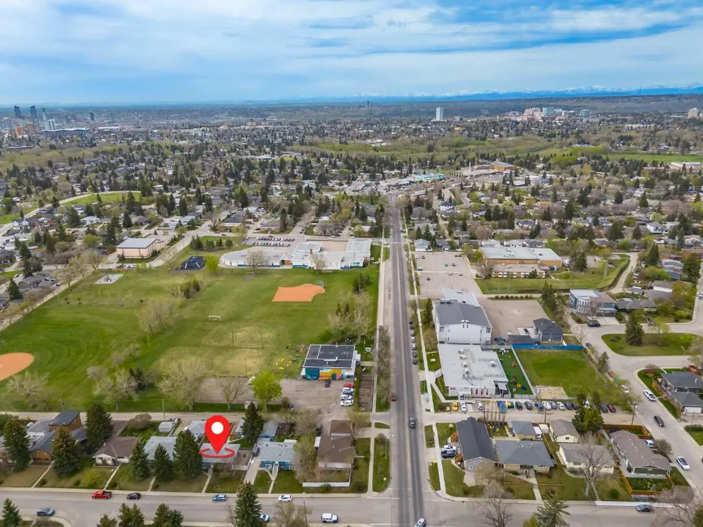 43 Coleridge Road NW Calgary AB T2K 1X1