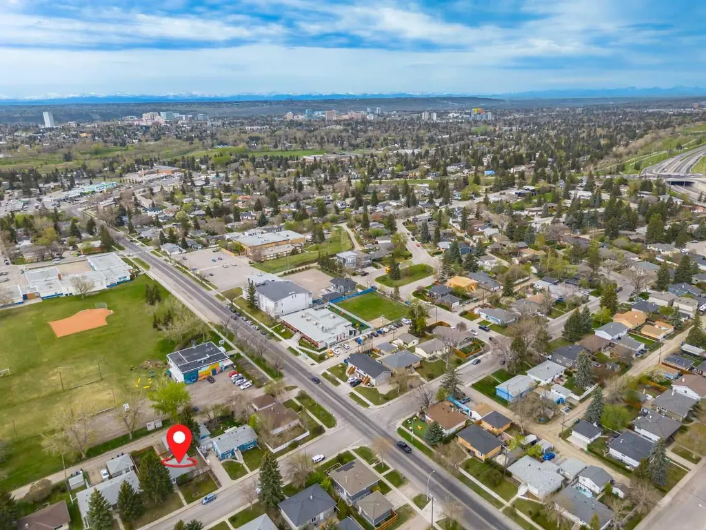43 Coleridge Road NW Calgary AB T2K 1X1