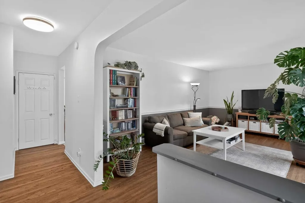 43 Coleridge Road NW Calgary AB T2K 1X1