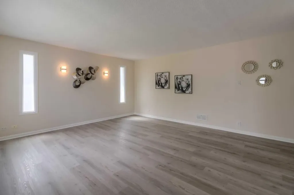 742 5 Street S Lethbridge AB T1J 2C4