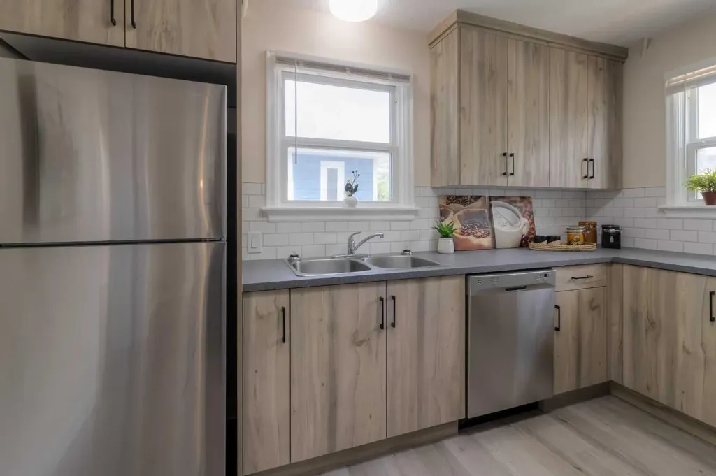 742 5 Street S Lethbridge AB T1J 2C4