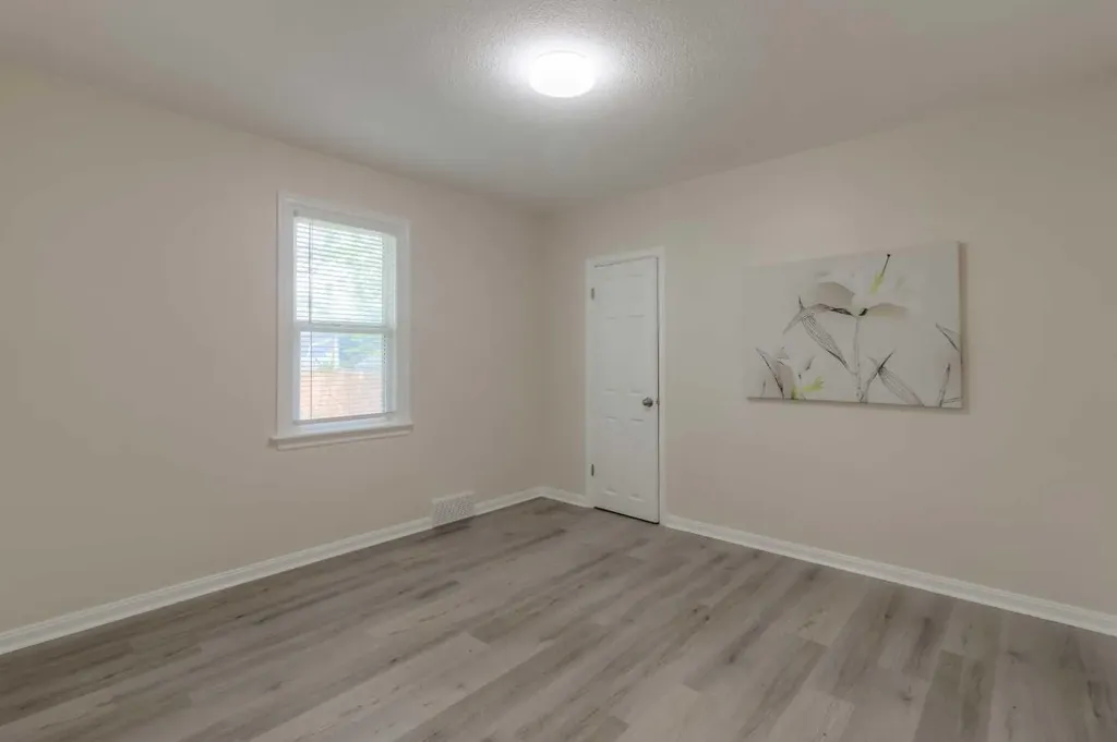 742 5 Street S Lethbridge AB T1J 2C4