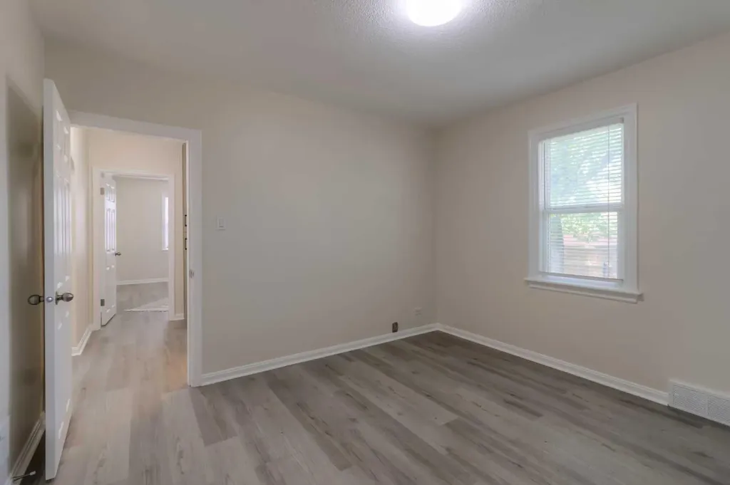 742 5 Street S Lethbridge AB T1J 2C4