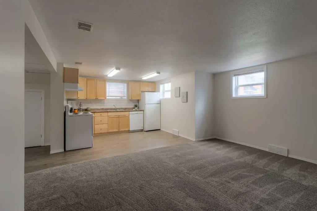 742 5 Street S Lethbridge AB T1J 2C4