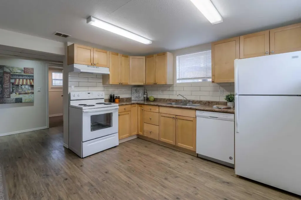 742 5 Street S Lethbridge AB T1J 2C4