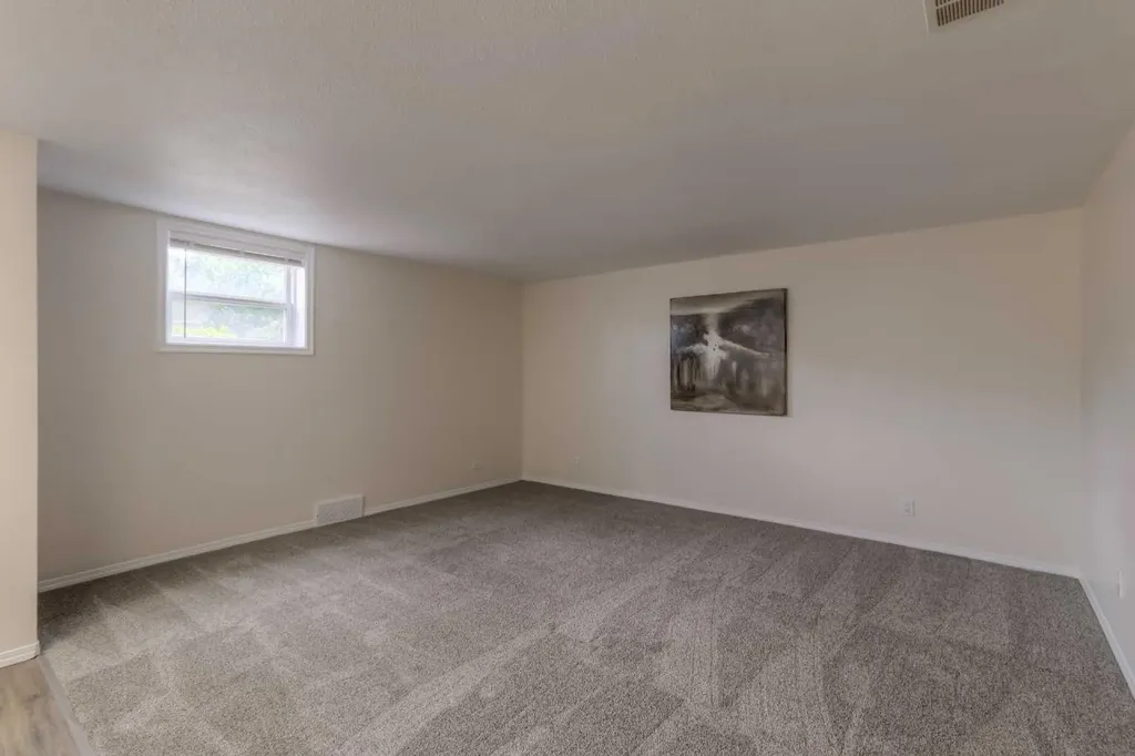 742 5 Street S Lethbridge AB T1J 2C4