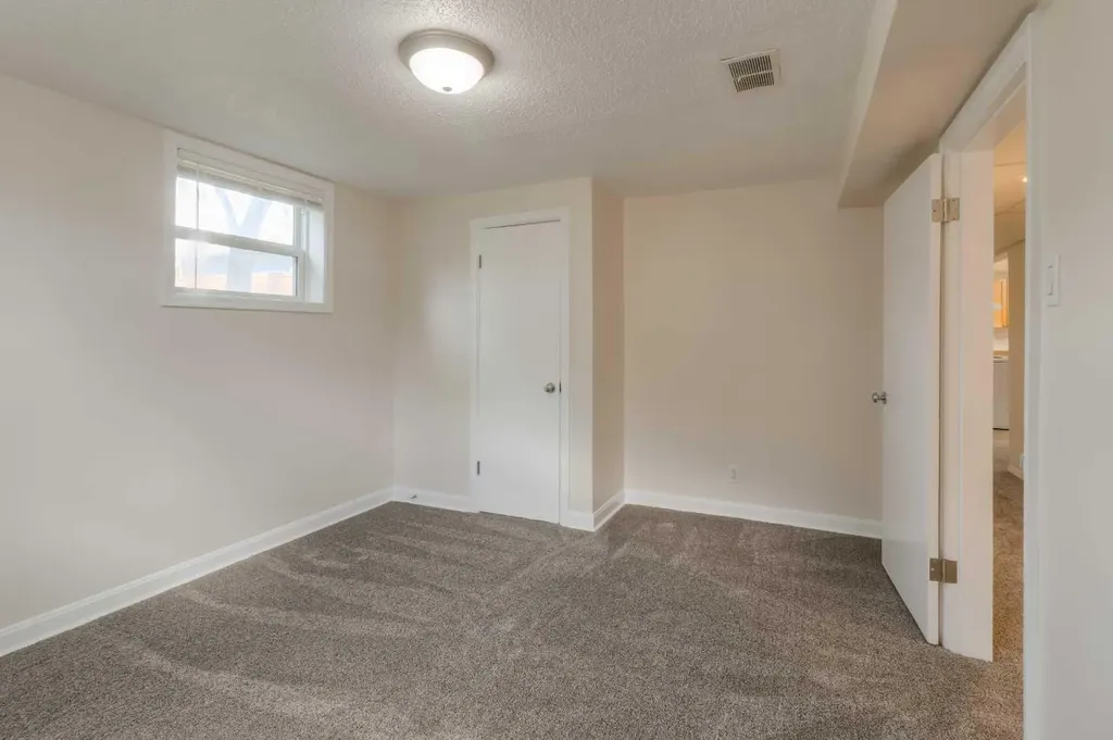742 5 Street S Lethbridge AB T1J 2C4