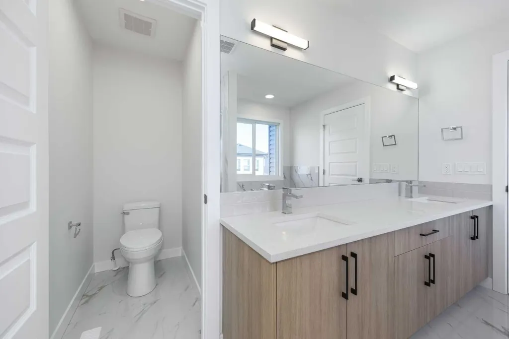 122 Sandpiper Bend Chestermere AB T1X2S8