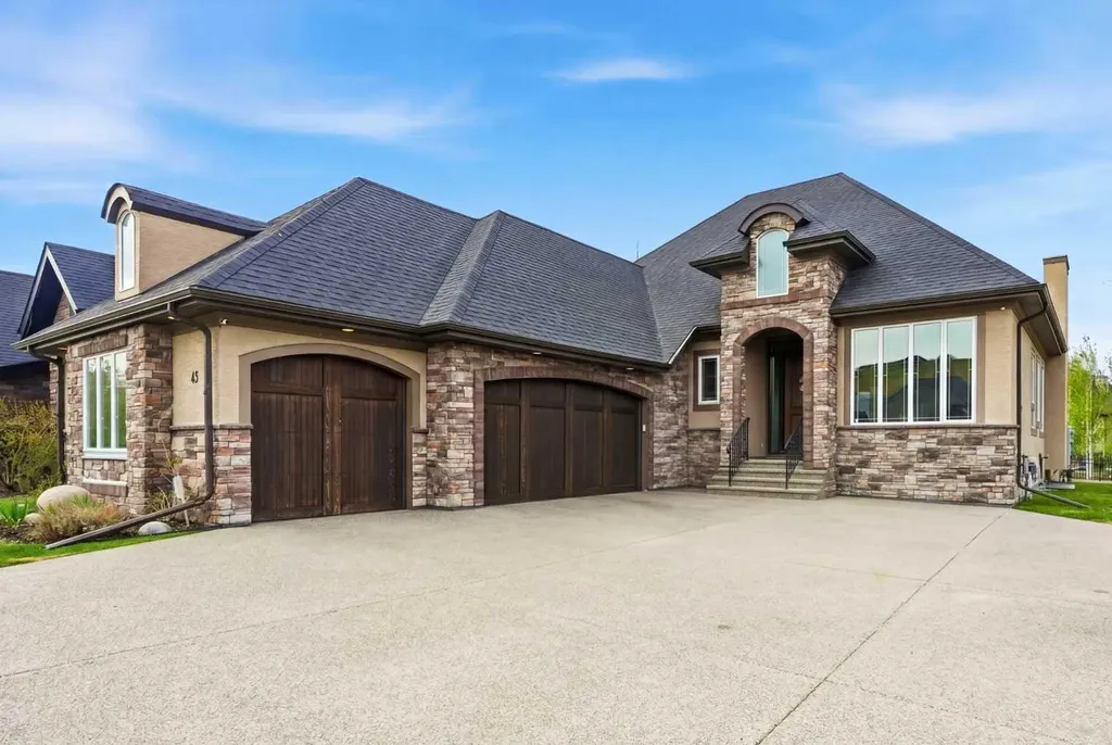 45 Cranbrook Heights SE Calgary AB T3M 1W5