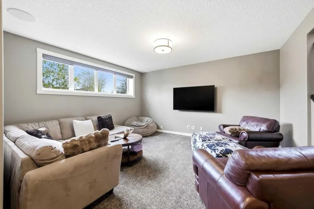 45 Cranbrook Heights SE Calgary AB T3M 1W5