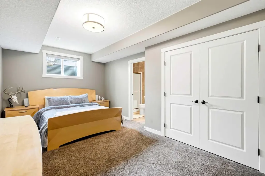 45 Cranbrook Heights SE Calgary AB T3M 1W5