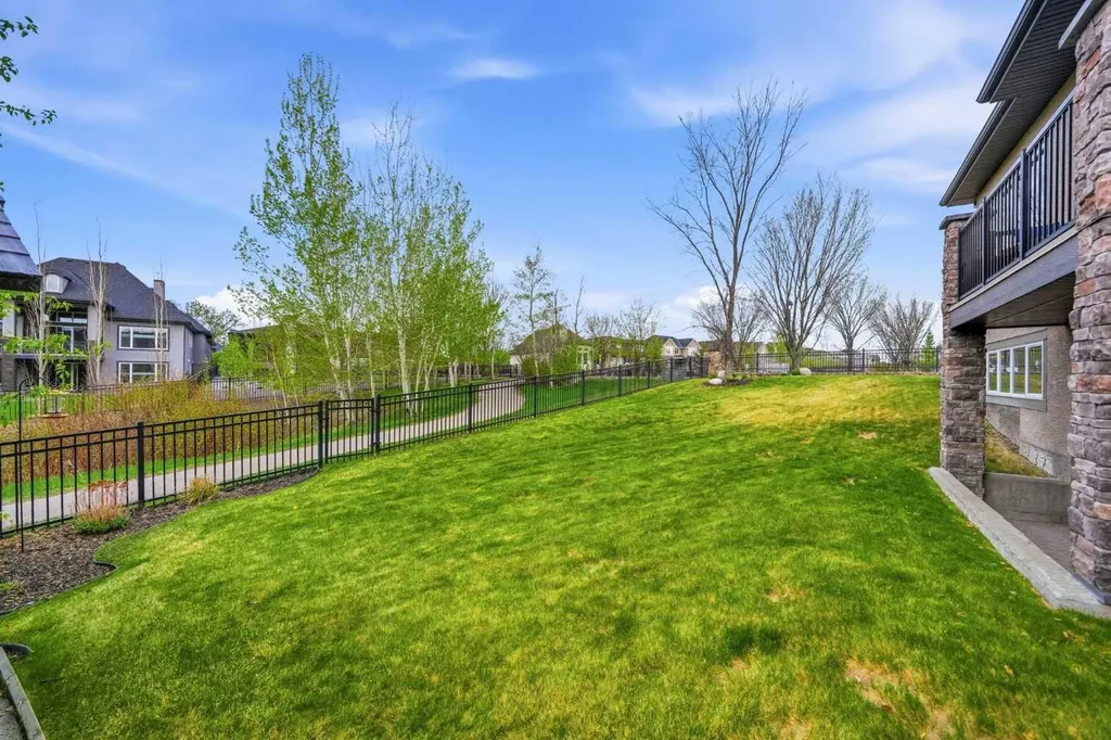 45 Cranbrook Heights SE Calgary AB T3M 1W5